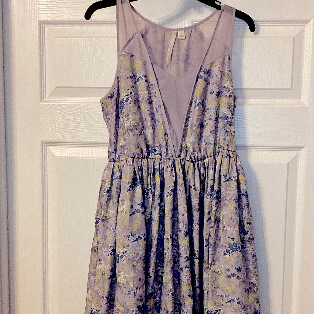 Lauren Conrad Sz 8  beautiful flowered dress